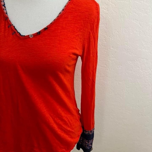 {Anthro} Little Yellow button Red Henley - Picture 3 of 3